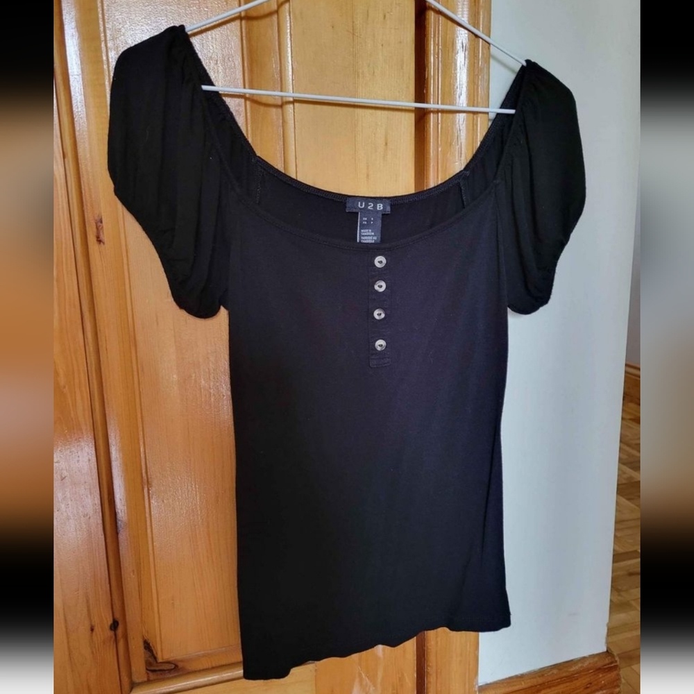 Small Black Top